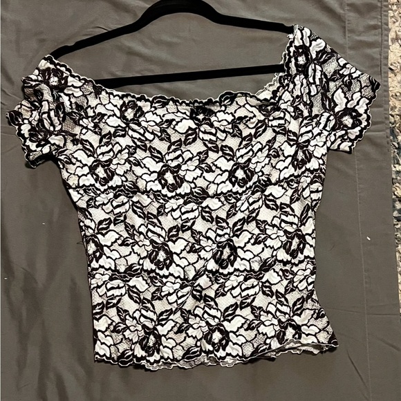 Soft stretch lace with lining top- never worn - Picture 1 of 4